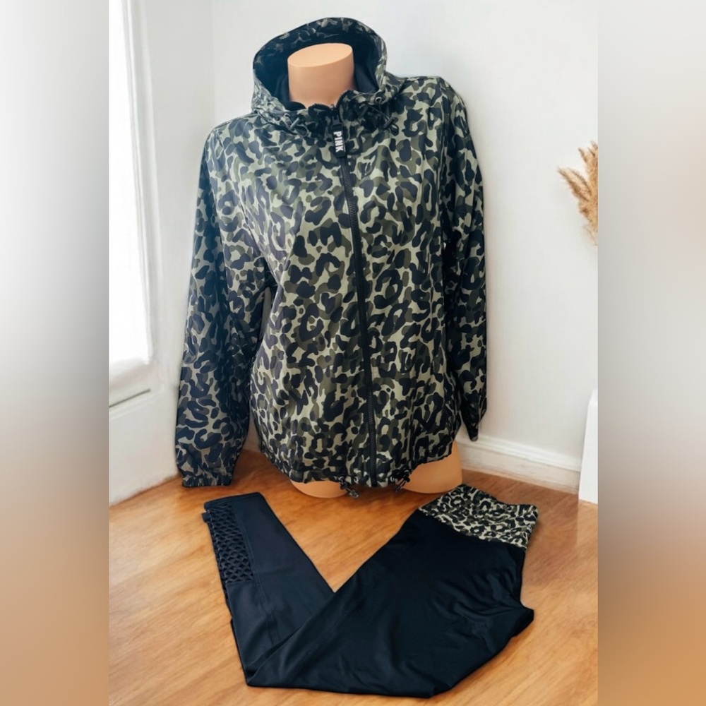 Victorias Secret PINK Camo Jacket Windbreaker Full Zip Anorak Hoodie S